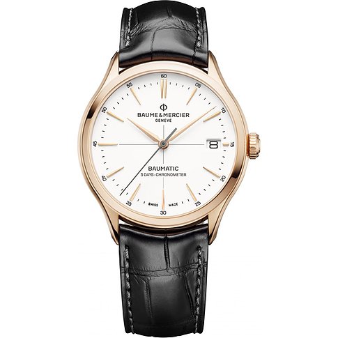 Baume & Mercier Herrenuhr aus 750er Roségold mit weißem Zifferblatt und schwarzem Lederband, Frontansicht