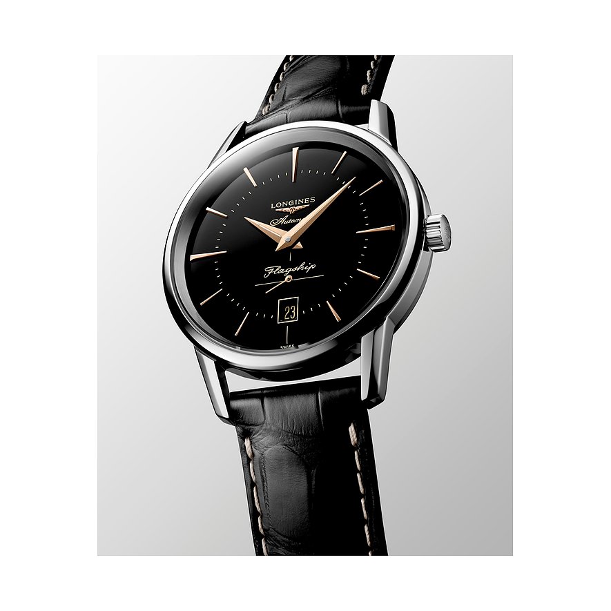 Longines Herrenuhr mit Edelstahlgehäuse, schwarzem Zifferblatt und goldenen Zeigern.