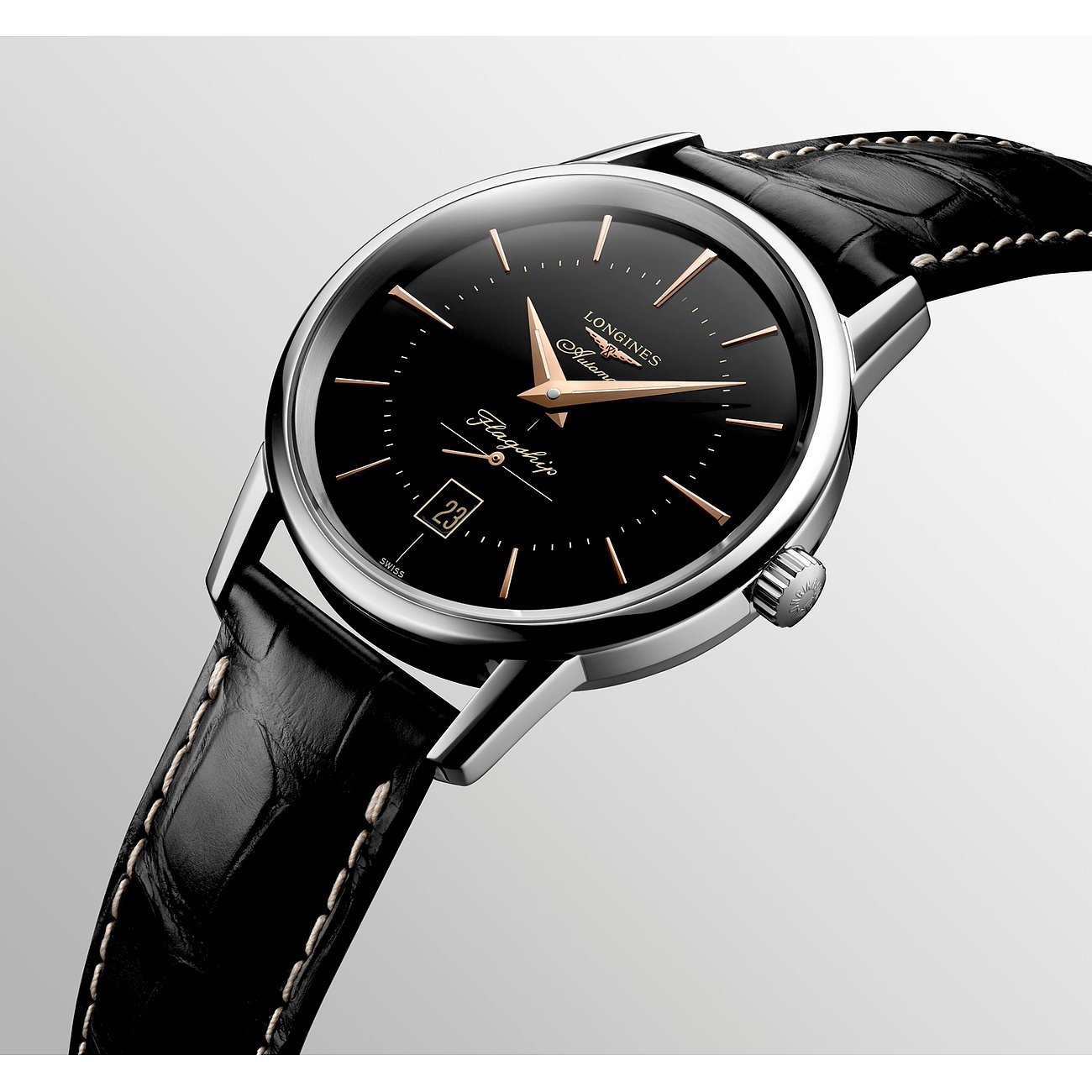 Longines Herrenuhr mit Edelstahlgehäuse, schwarzem Zifferblatt und Roségold-Indizes.