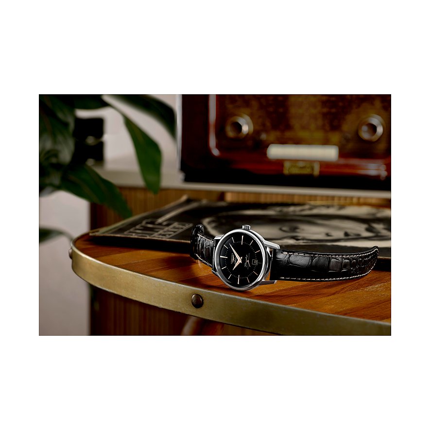 Longines Herrenuhr mit Edelstahlgehäuse, schwarzem Zifferblatt und Lederarmband.