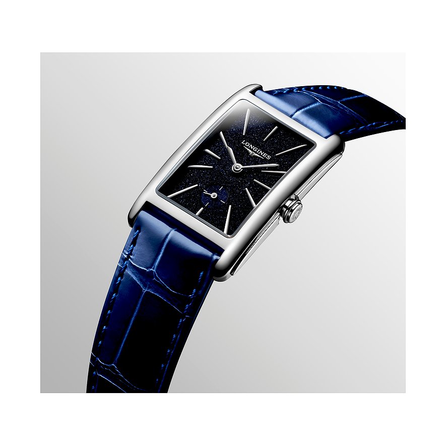 Die Longines Damenuhr aus poliertem Edelstahl mit rechteckigem Gehäuse und blauem Krokodil-Lederarmband.