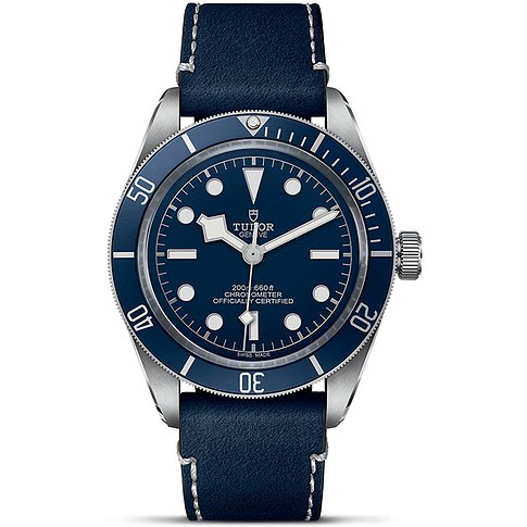 Tudor Herrenuhr mit Edelstahlgehäuse, blauem Zifferblatt und blauem Lederarmband.