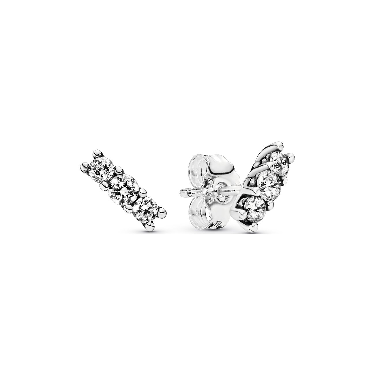 Pandora Ohrschmuck aus 925er Silber mit Zirkonia, Nahaufnahme von vorne und hinten, weißer Hintergrund.