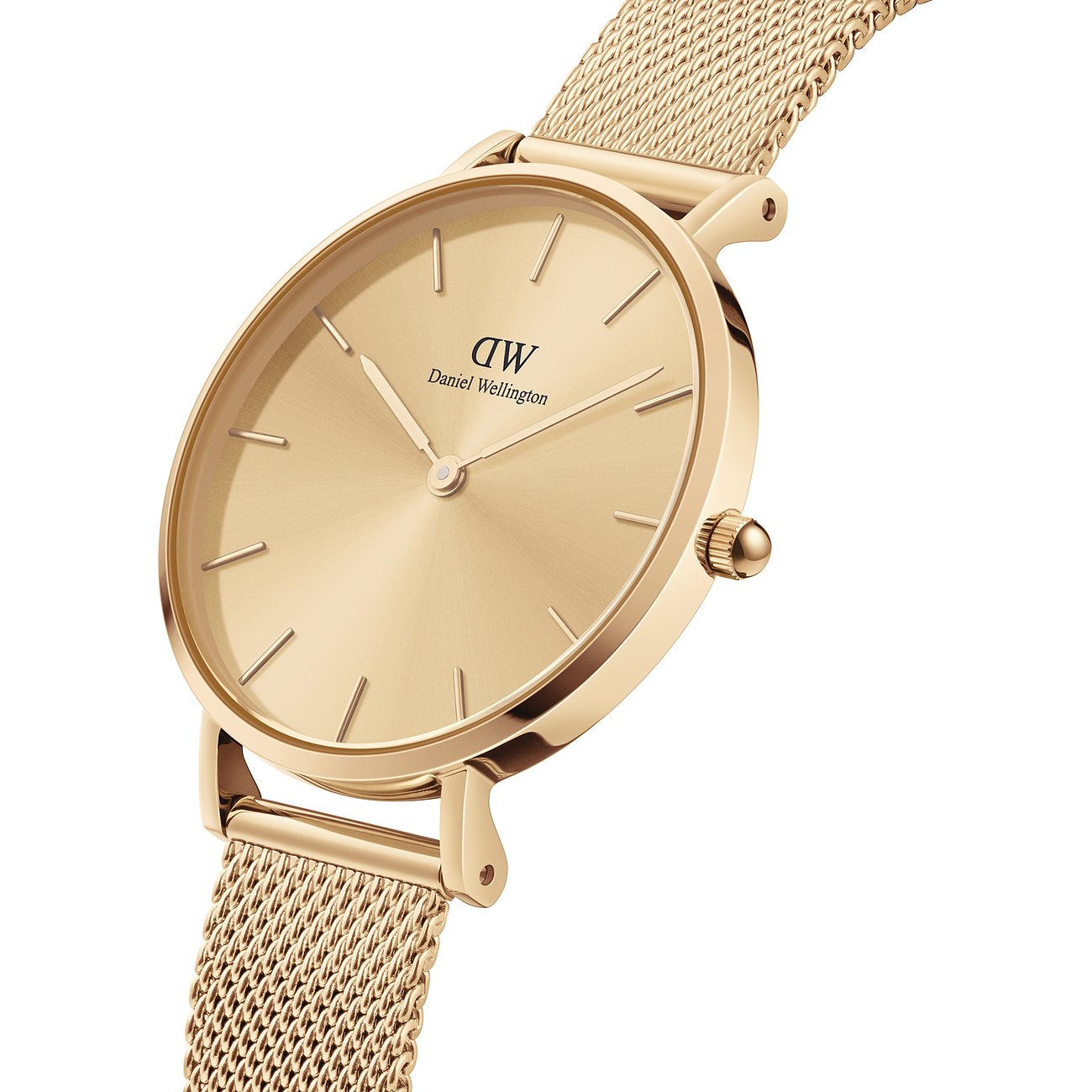 Eine Daniel Wellington Unisexuhr aus goldenem Edelstahl liegt schräg mit goldenem Zifferblatt und Mesh-Armband.