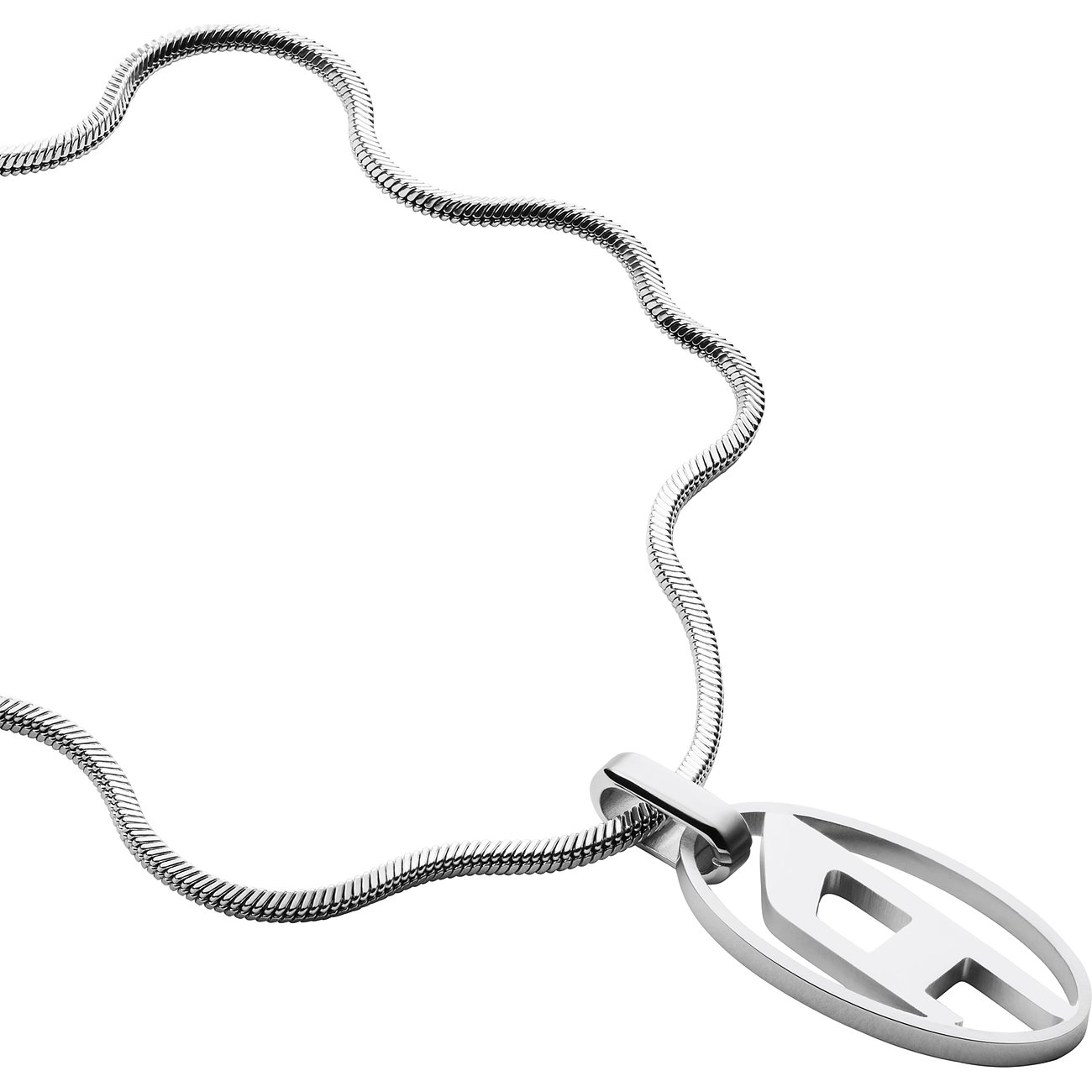Diesel Halsschmuck aus Edelstahl mit ovalem Anhänger und Diesel-Logo.