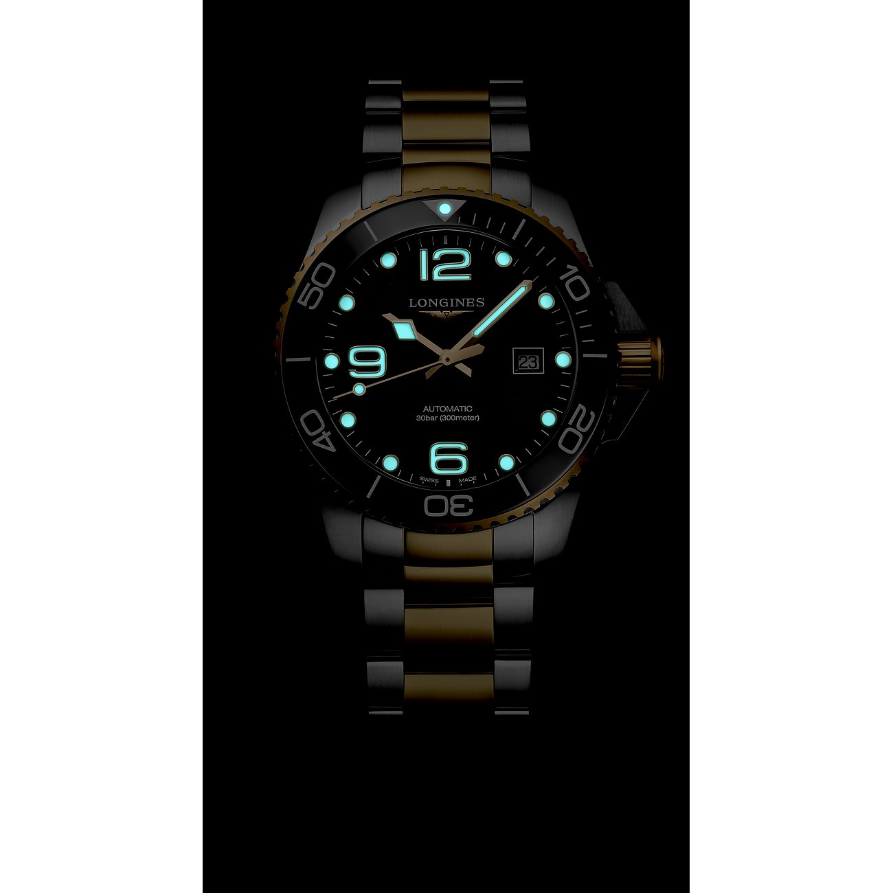 Longines Herrenuhr mit Edelstahlgehäuse, Keramiklünette und Leuchtzeigern.