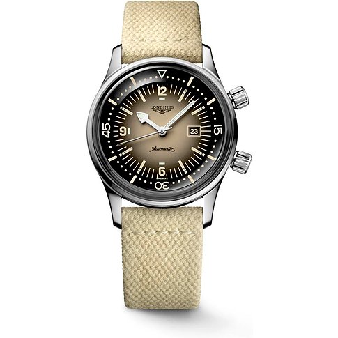 Longines Damenuhr aus Edelstahl mit braunem Zifferblatt und beigefarbenem Textilband, schräg von oben aufgenommen.