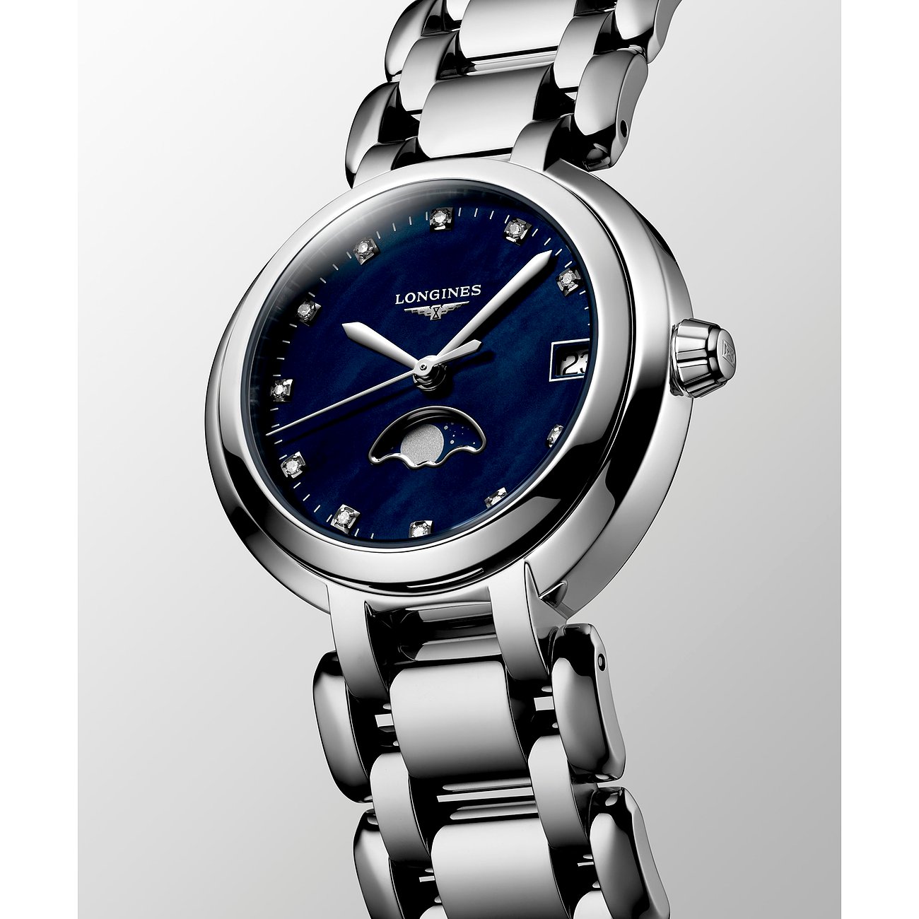 Longines Damenuhr aus Edelstahl mit Diamanten und blauem Zifferblatt.