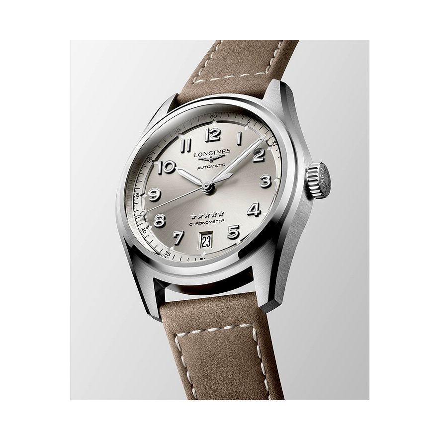 Longines Damenuhr mit Edelstahlgehäuse, silberfarbenes Zifferblatt, analog.