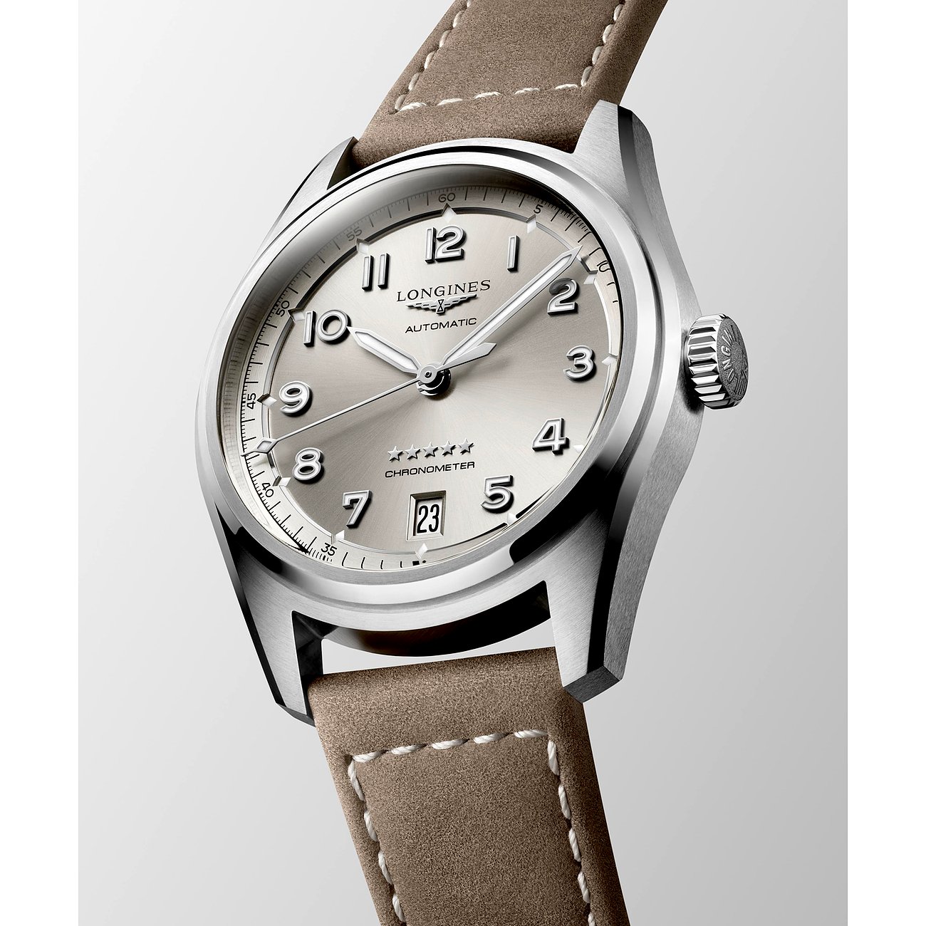 Longines Damenuhr mit Edelstahlgehäuse, silberfarbenes Zifferblatt, analog.