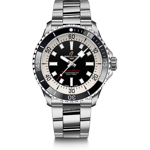 Eine Breitling Herrenuhr aus Edelstahl mit schwarzem Zifferblatt und silberfarbenem Lünettenrand.