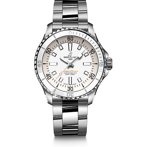 Breitling Damenuhr aus Edelstahl mit weißem Zifferblatt und silberfarbenen Gliedern, schräg von vorne.