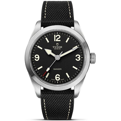 Tudor Ranger Herrenuhr mit Edelstahlgehäuse und schwarzem Zifferblatt.