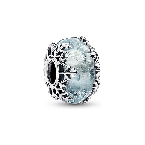 Pandora Anhängeschmuck aus 925er Silber mit Schneeflocken-Design und blauem Glas.