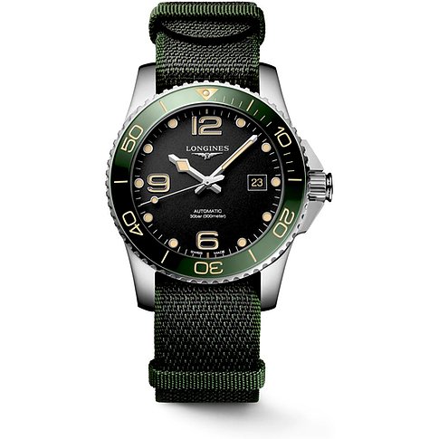 Longines Herrenuhr mit Edelstahlgehäuse, schwarzem Zifferblatt und grüner Lünette.