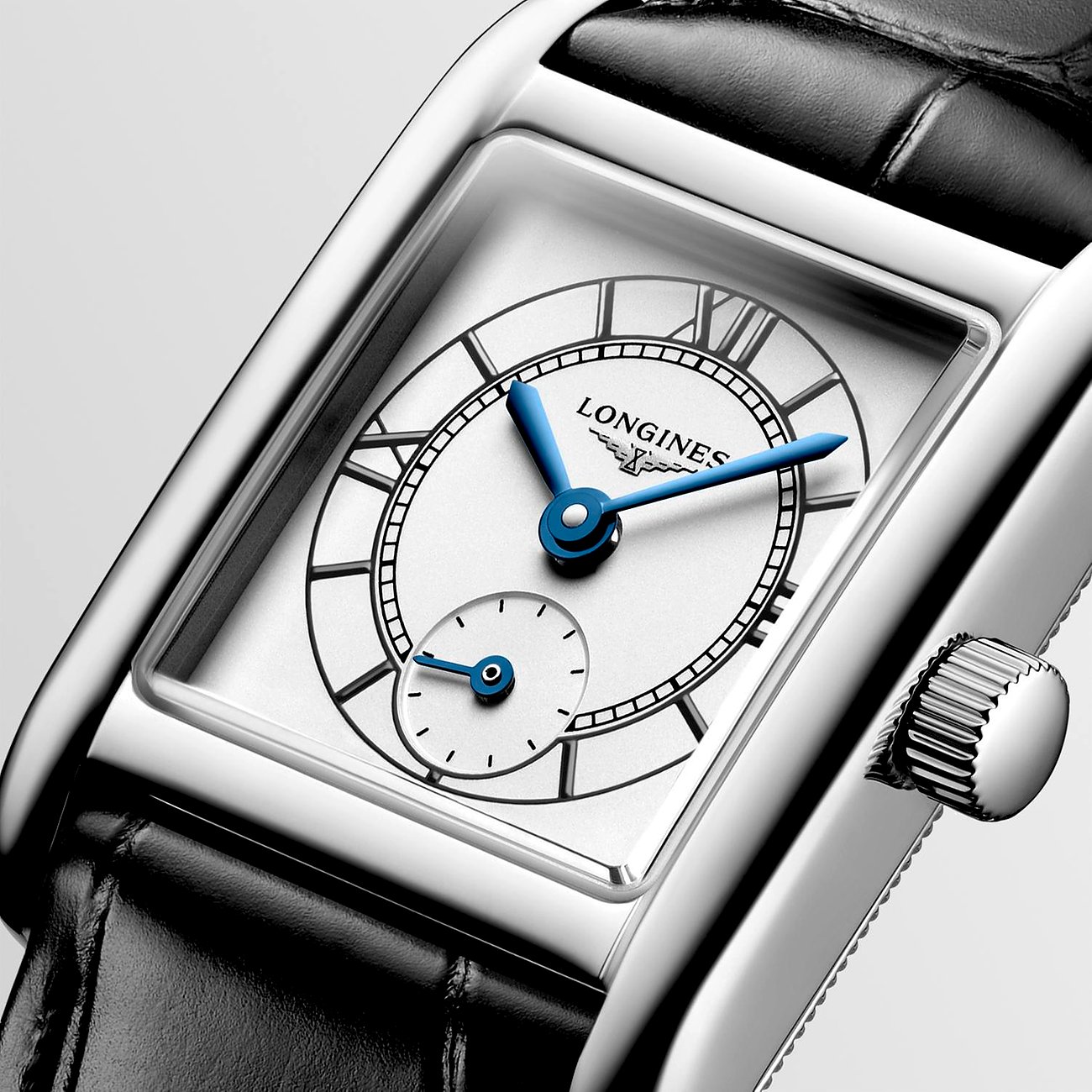 Longines Damenuhr mit Edelstahlgehäuse und analoger Anzeige.