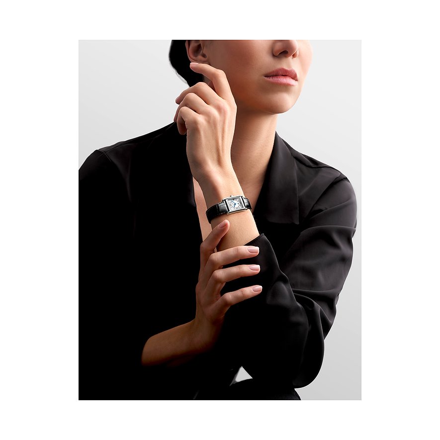 Longines Damenuhr mit Edelstahlgehäuse und schwarzem Lederarmband, rechteckiges Zifferblatt.