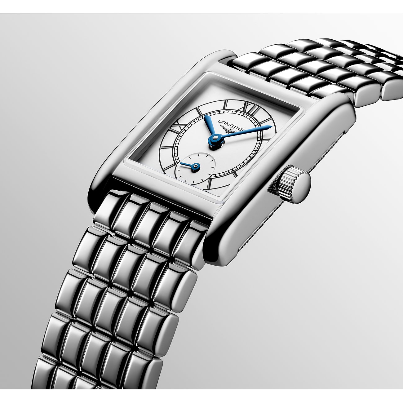 Longines Damenuhr mit Edelstahlgehäuse, weißem Zifferblatt und blauen Zeigern.