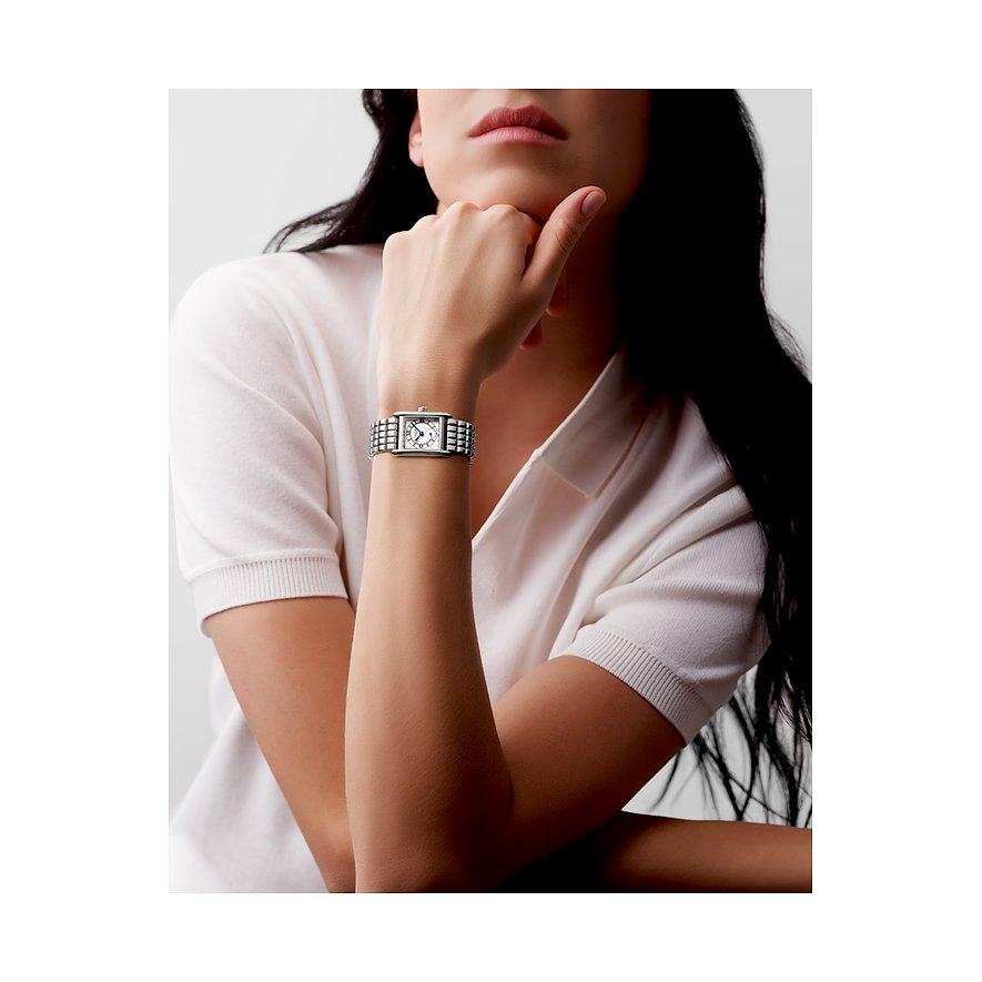 Longines Damenuhr mit Edelstahlgehäuse, silberfarbenes Gehäuse, analoge Anzeige.