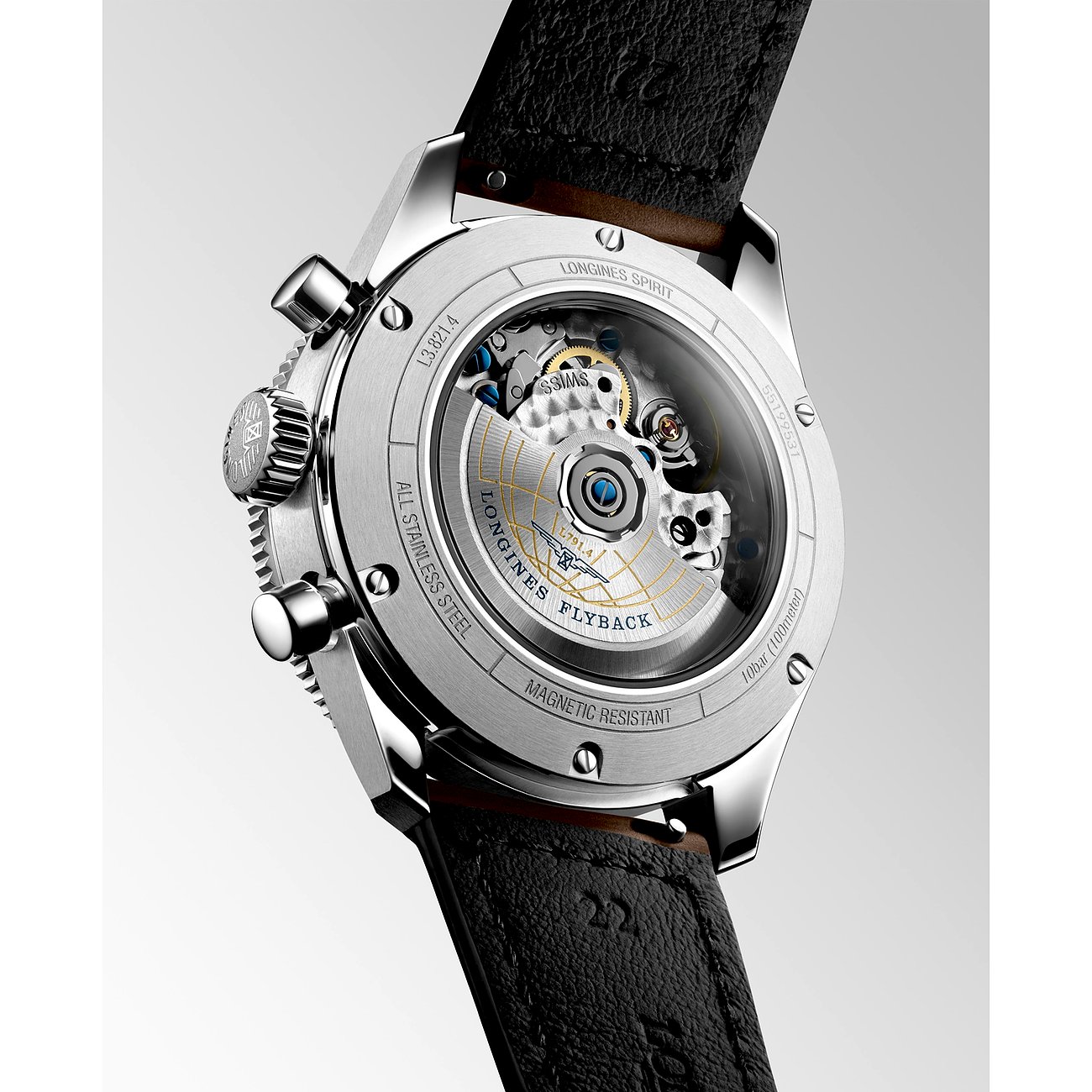 Longines Spirit Herrenuhr mit Edelstahlgehäuse und Lederarmband.