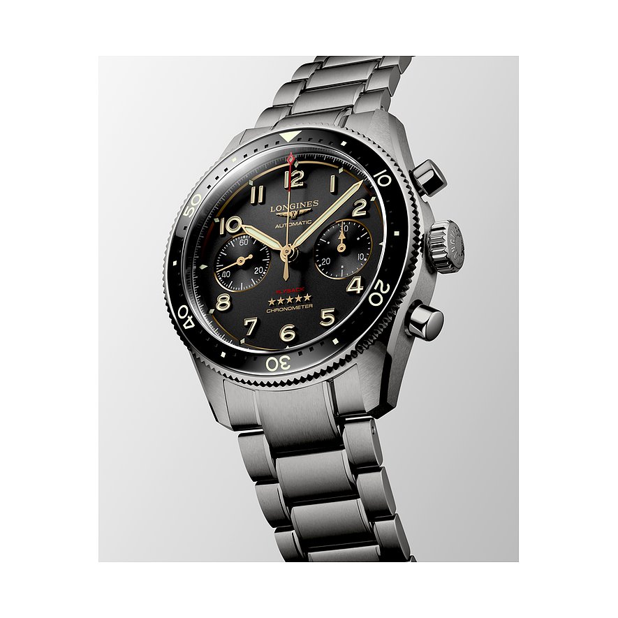 Longines Herrenuhr mit Titangehäuse, schwarzem Zifferblatt und Keramiklünette.