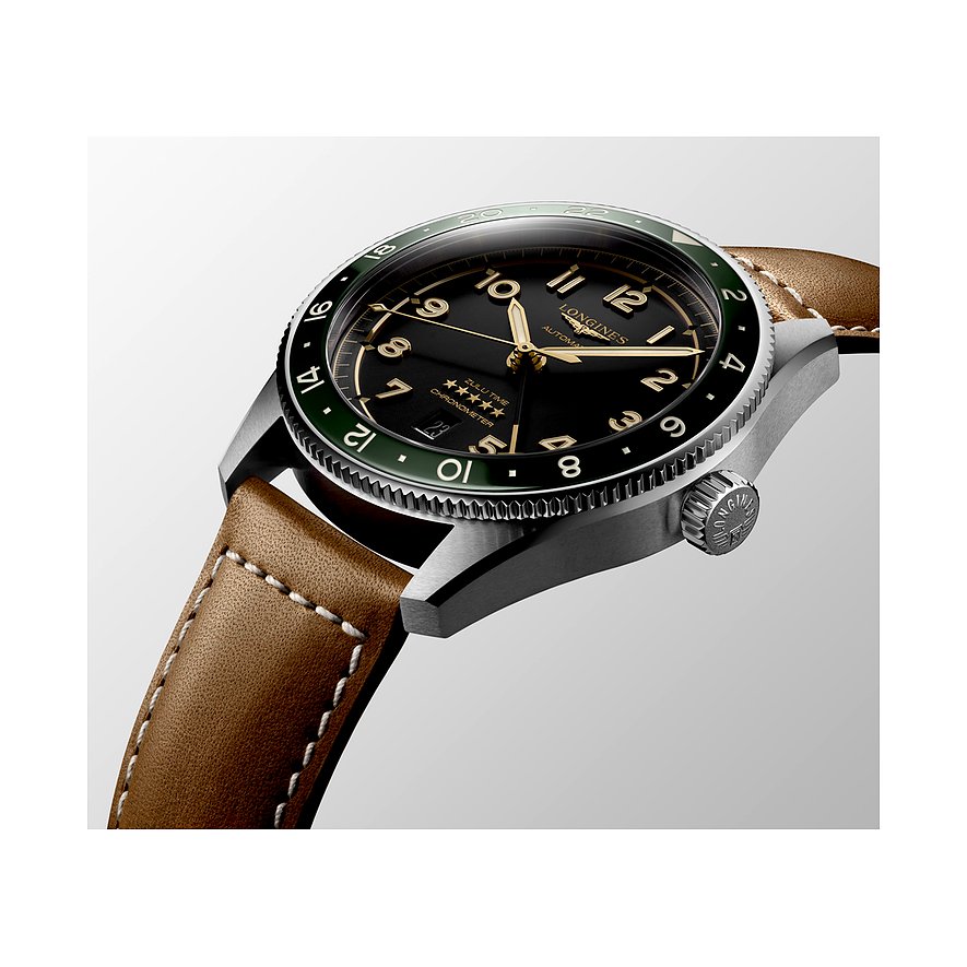 Longines Herrenuhr mit Edelstahlgehäuse, schwarzem Zifferblatt und grüner Lünette.