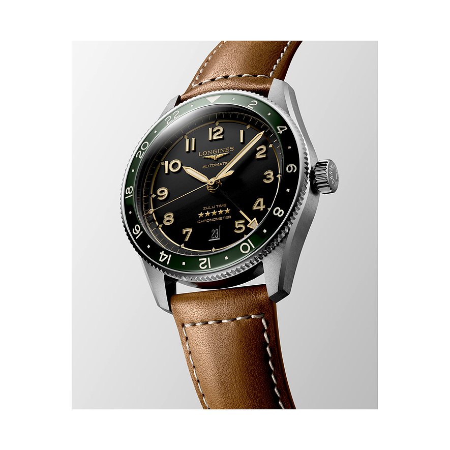 Longines Herrenuhr mit Edelstahlgehäuse, schwarzem Zifferblatt und grüner Lünette.