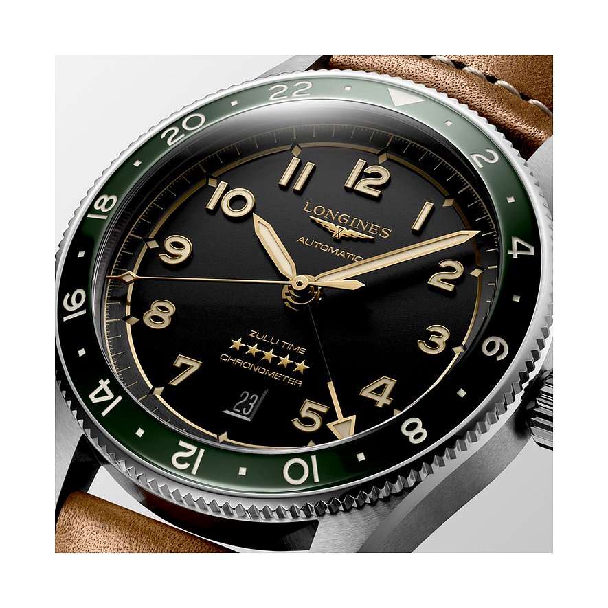 Longines Herrenuhr mit Edelstahlgehäuse, analog und mit grüner Keramiklünette.