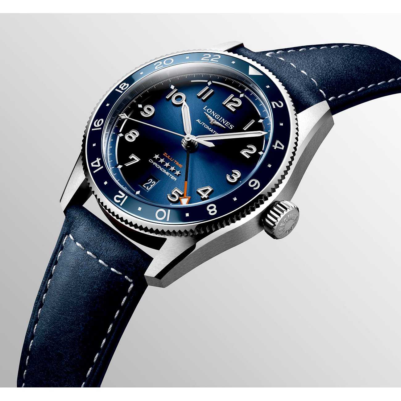 Longines Herrenuhr mit Edelstahlgehäuse, blauem Zifferblatt und Keramiklünette.