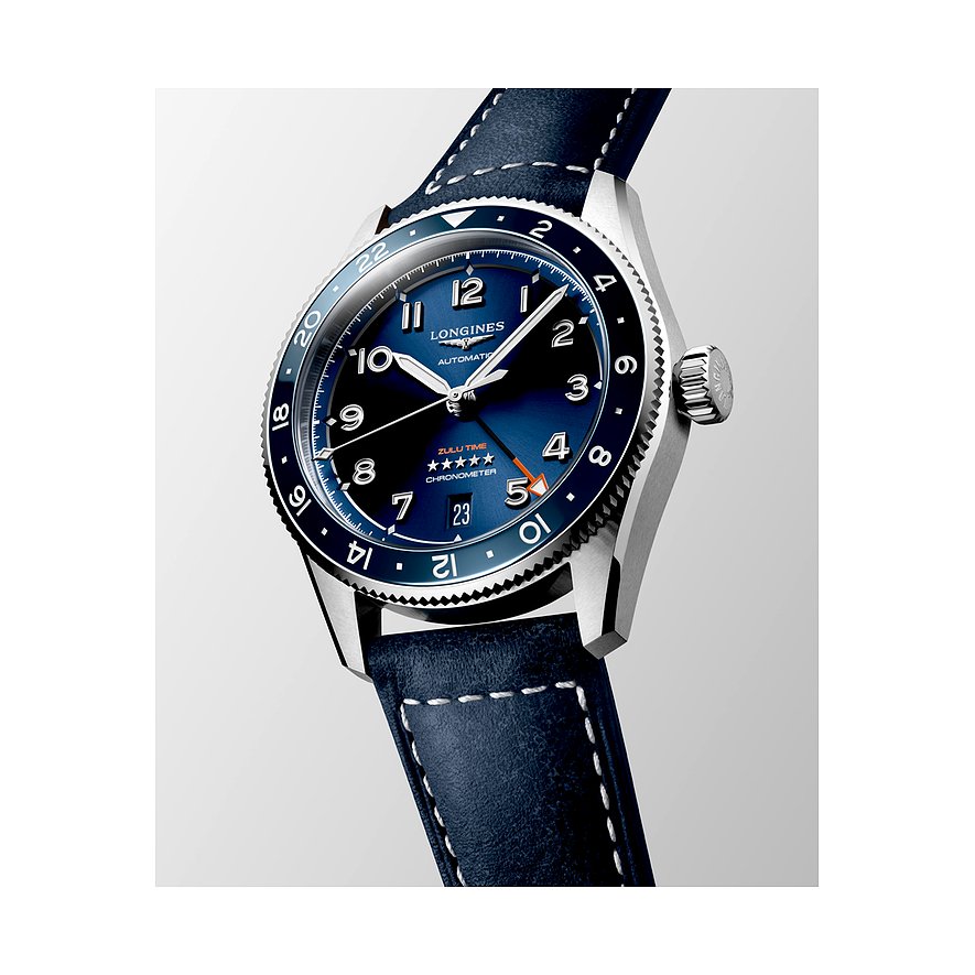 Longines Herrenuhr mit Edelstahlgehäuse, blauem Zifferblatt und Keramiklünette.