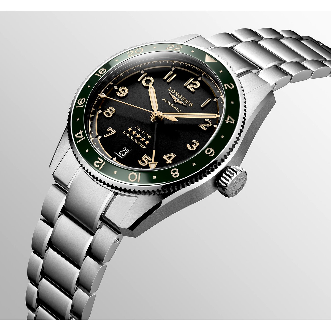 Longines Herrenuhr mit Edelstahlgehäuse, schwarzem Zifferblatt und grüner Lünette.
