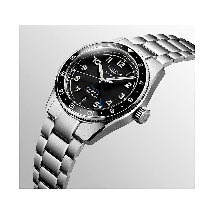 Longines Herrenuhr mit Edelstahlgehäuse, schwarzem Zifferblatt und Keramiklünette.