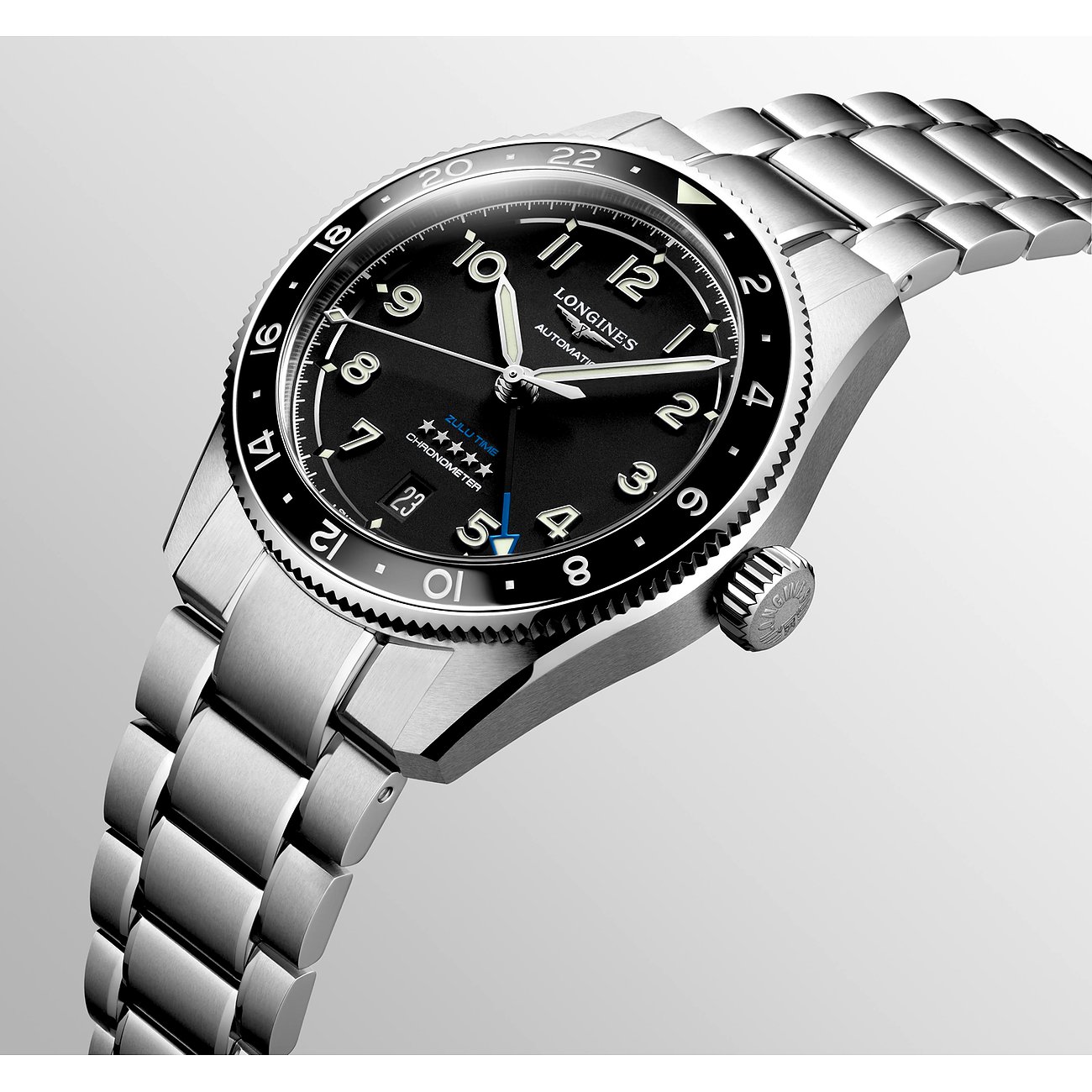 Longines Herrenuhr mit Edelstahlgehäuse, schwarzem Zifferblatt und Keramiklünette.
