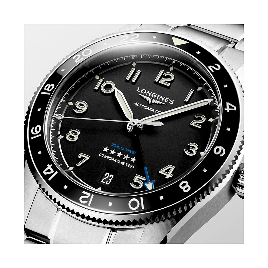Longines Herrenuhr mit Edelstahlgehäuse, schwarzem Zifferblatt und Keramiklünette.