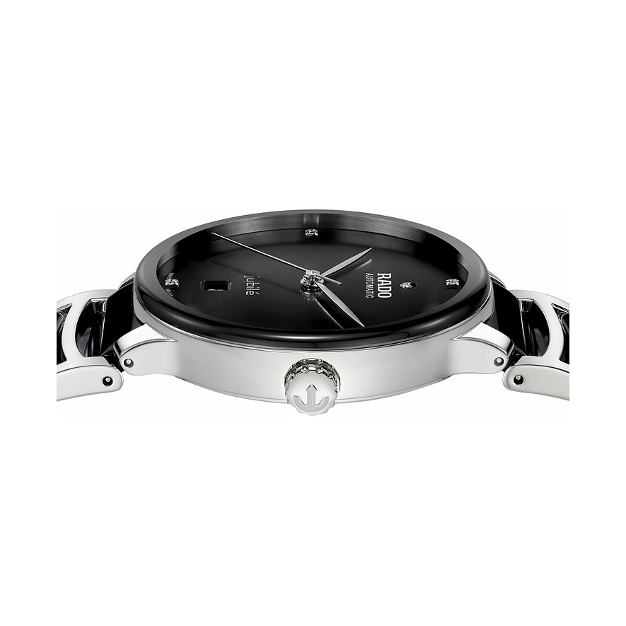 Rückseite einer Rado Centrix Armbanduhr mit dem sichtbaren Uhrwerk und Edelstahlband.