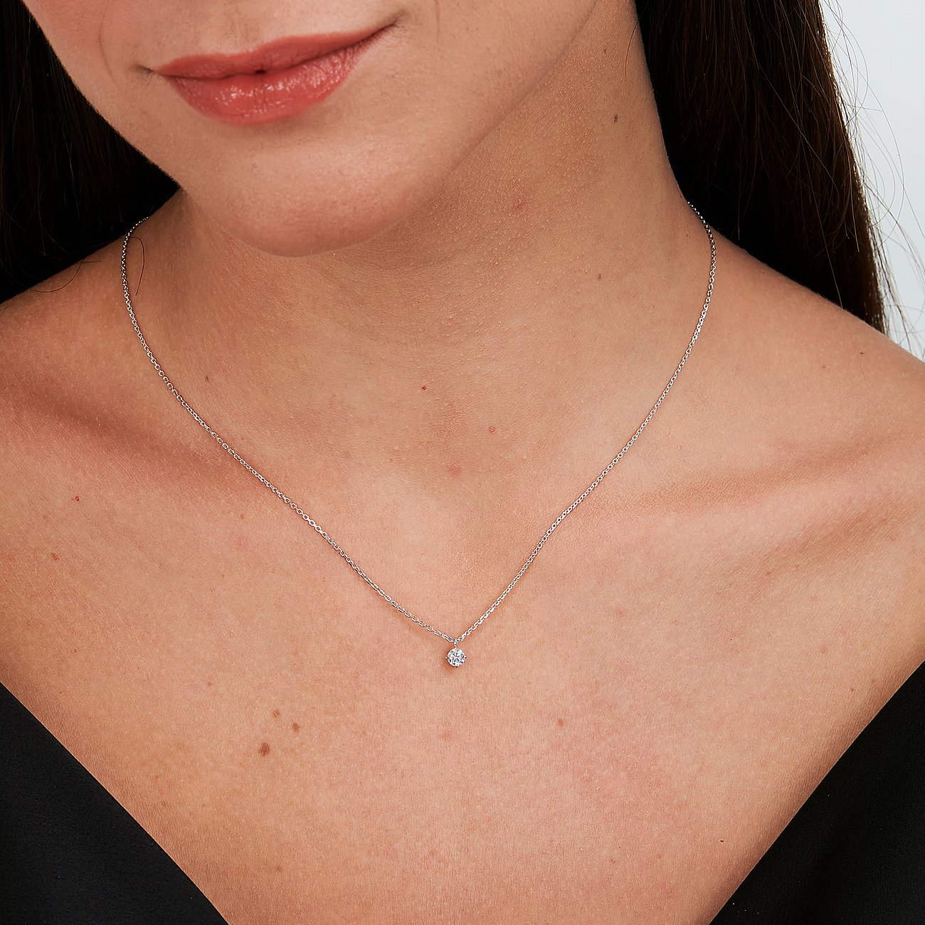 Live Diamond Halsschmuck aus 375 Weißgold mit einem Diamanten.