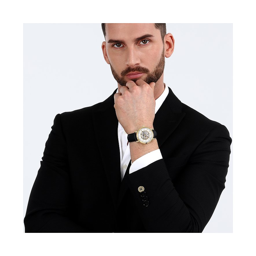 Maserati Herrenuhr mit Edelstahlgehäuse, Automatikwerk und schwarzem Lederarmband.