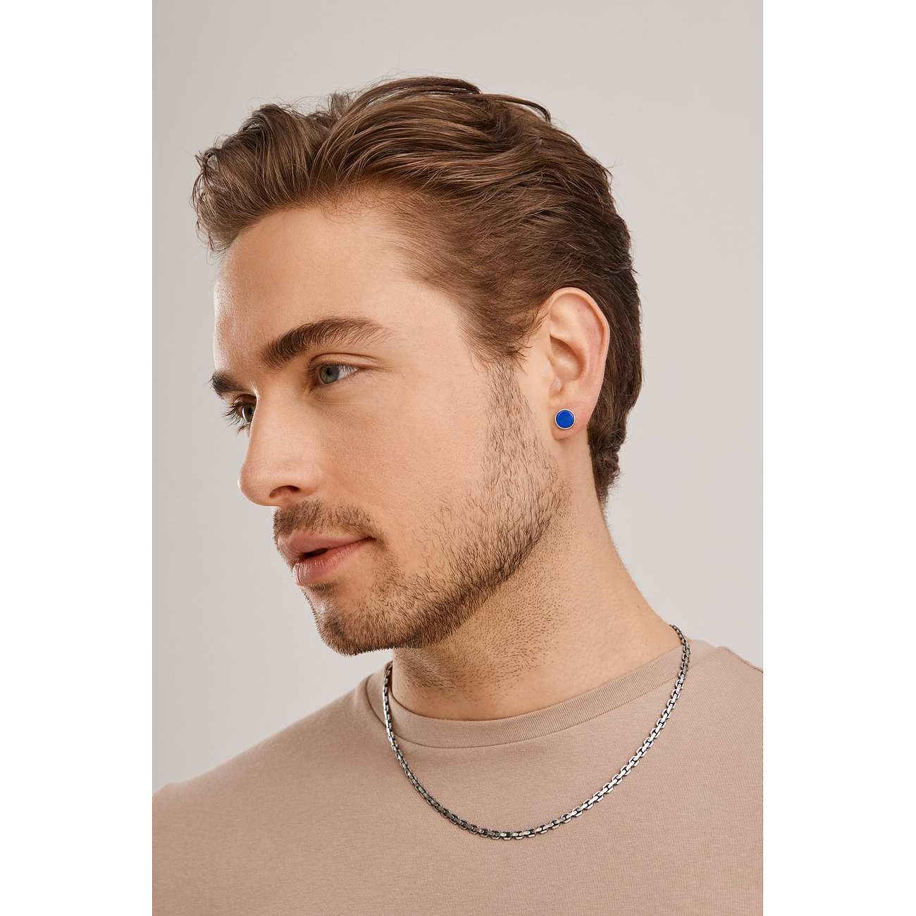 Caï Ohrstecker aus 925er Silber mit Lapislazuli.