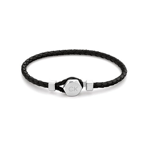 Armband von Calvin Klein aus geflochtenem schwarzem Leder mit einem silberfarbenen sechseckigen CK-Logo.
