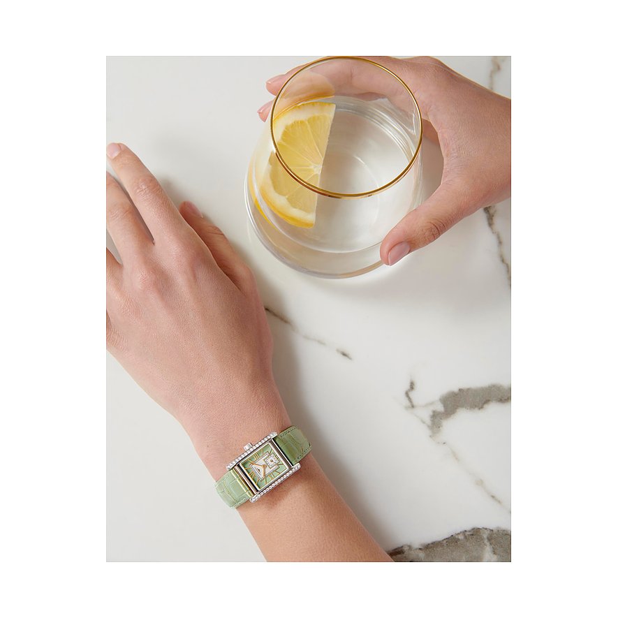 Longines Damenuhr mit Edelstahlgehäuse, Diamanten und grünem Lederarmband.