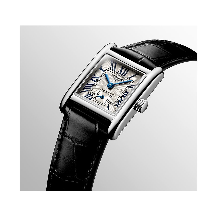 Longines Damenuhr mit Edelstahlgehäuse, silberfarbenes Zifferblatt und schwarzes Lederarmband.