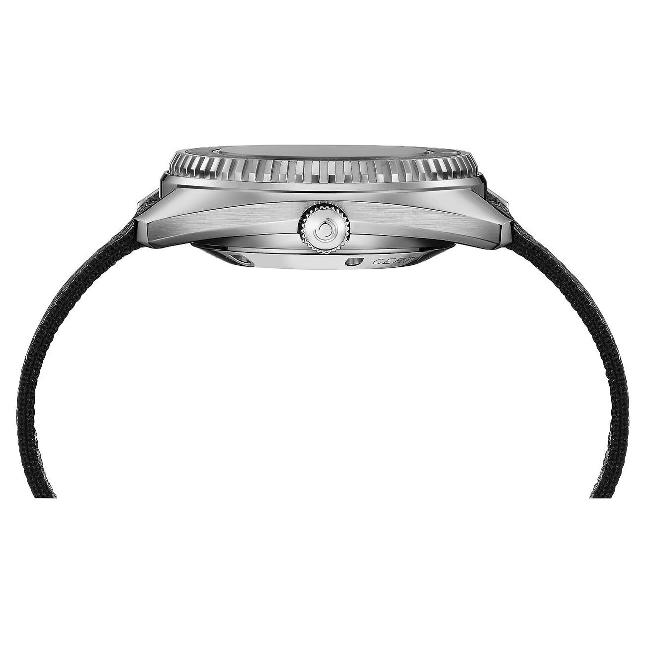 Certina Herrenuhr mit Edelstahlgehäuse, silberfarben, analog.
