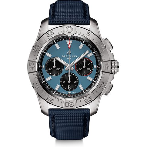 Breitling Herrenuhr mit Edelstahlgehäuse, blauem Zifferblatt und Chronographenanzeige.