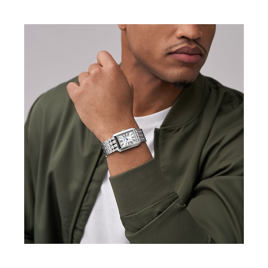 Fossil Herrenuhr mit Edelstahlgehäuse und analoger Anzeige.