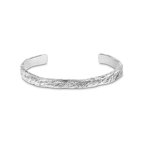 UNSAME Armband aus 925er Silber mit gehämmertem Finish.