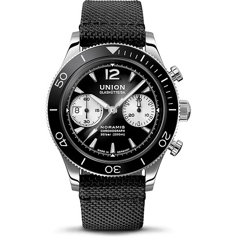 Union Glashütte Herrenuhr mit Edelstahlgehäuse und schwarzer Keramiklünette, analog.