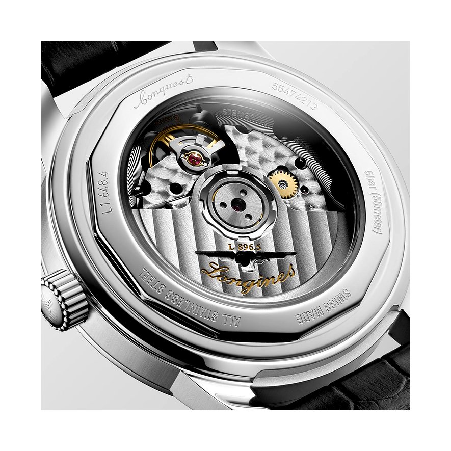Longines Herrenuhr aus Edelstahl mit sichtbarem Werk und schwarzem Lederarmband.