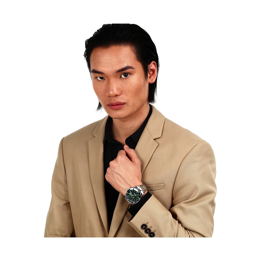 Maserati Herrenuhr mit Edelstahlgehäuse und grünem Zifferblatt.