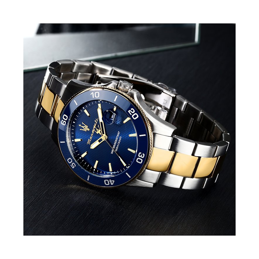 Maserati herrklocka med boett i rostfritt stål, tvåfärgad, analog med blå urtavla.