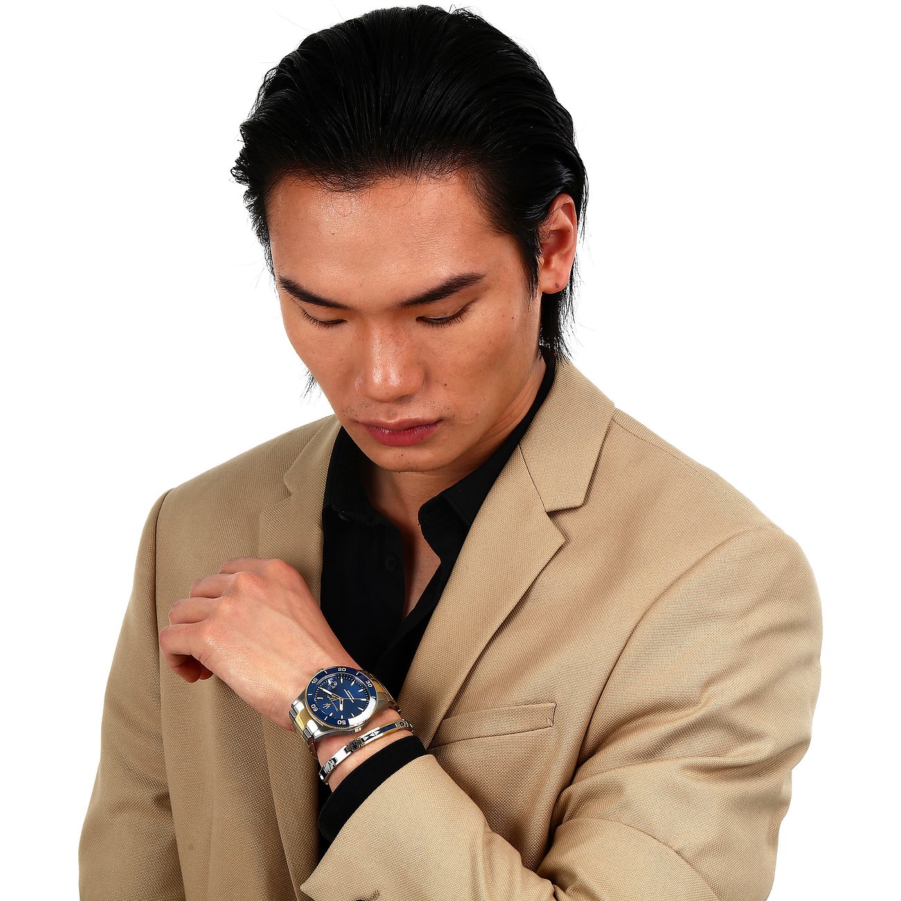 Maserati set i rostfritt stål med blå urtavla och silverfärgat armband.